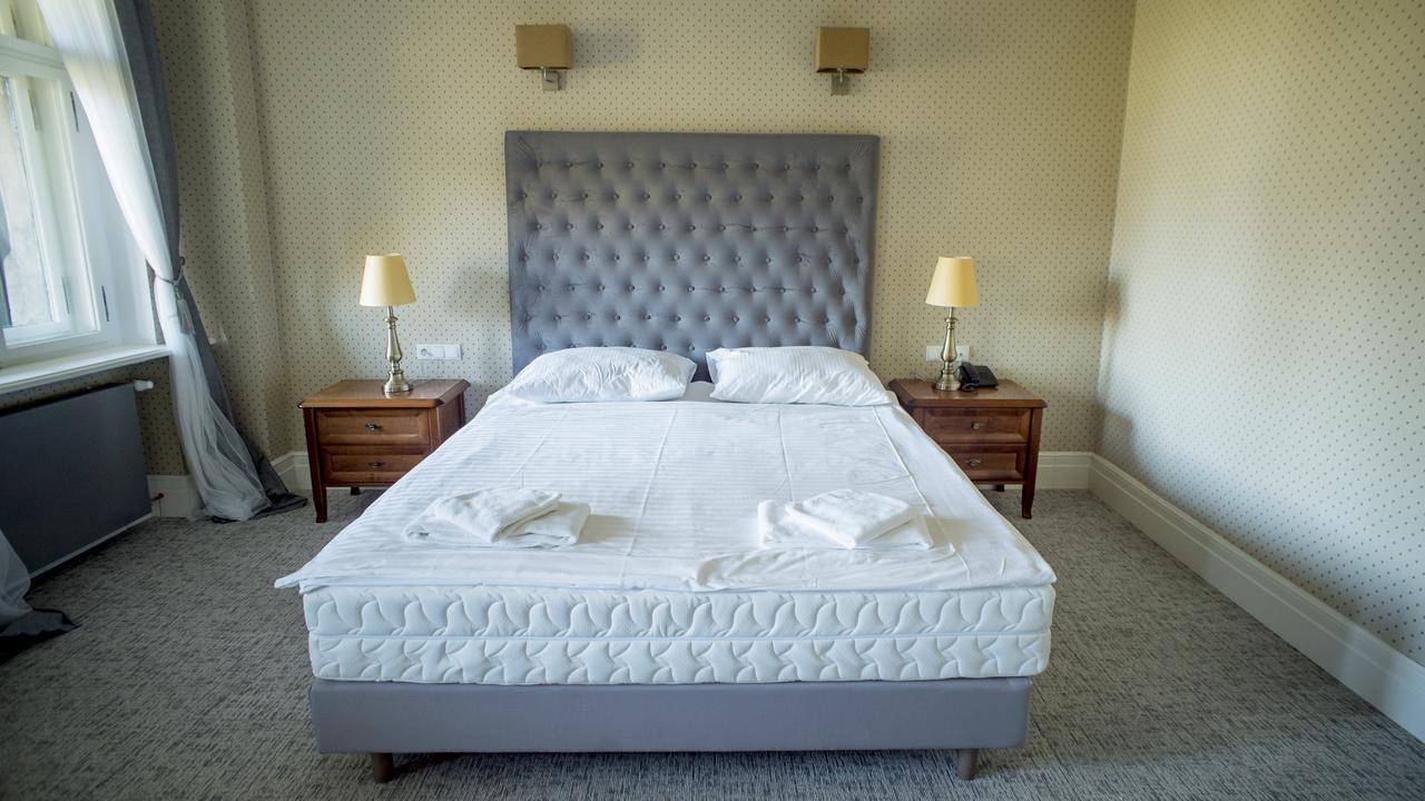 Palac Kobylniki Otel Obrzycko Dış mekan fotoğraf