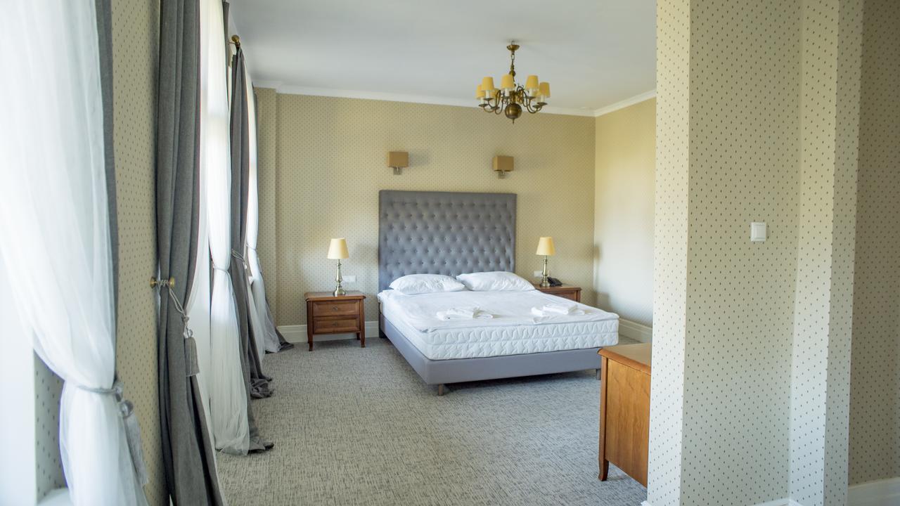 Palac Kobylniki Otel Obrzycko Dış mekan fotoğraf