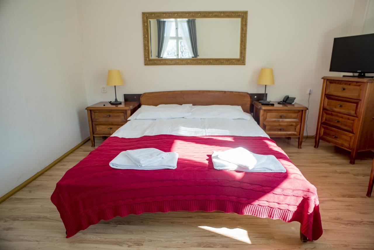 Palac Kobylniki Otel Obrzycko Dış mekan fotoğraf
