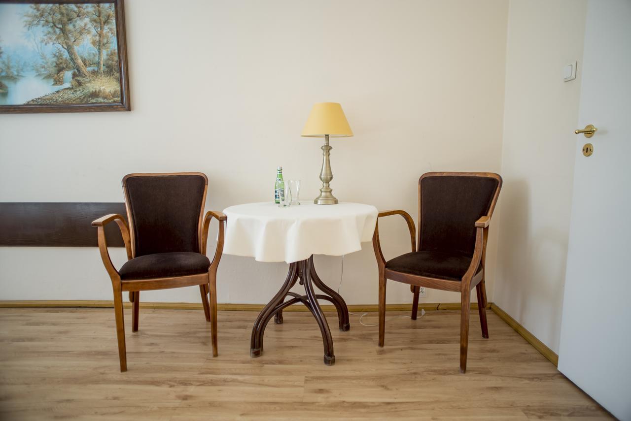 Palac Kobylniki Otel Obrzycko Dış mekan fotoğraf